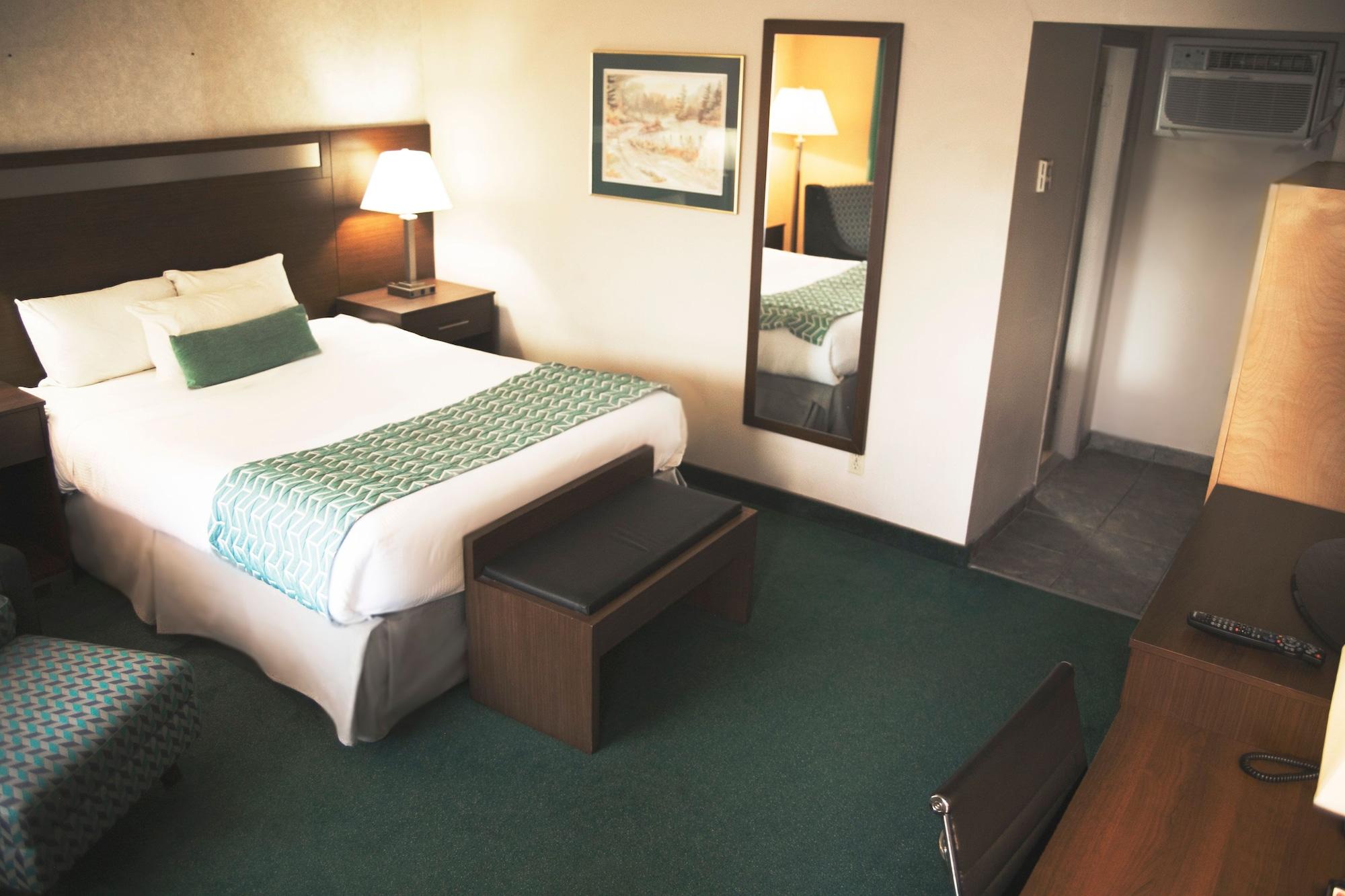 Ramada By Wyndham Hotel Quesnel Kültér fotó